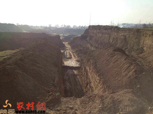 群众提供的取土现场照片