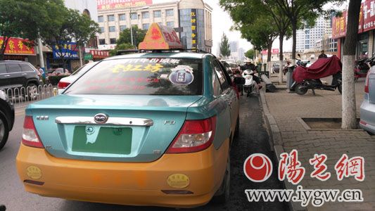 城区内的无牌照“黑出租”